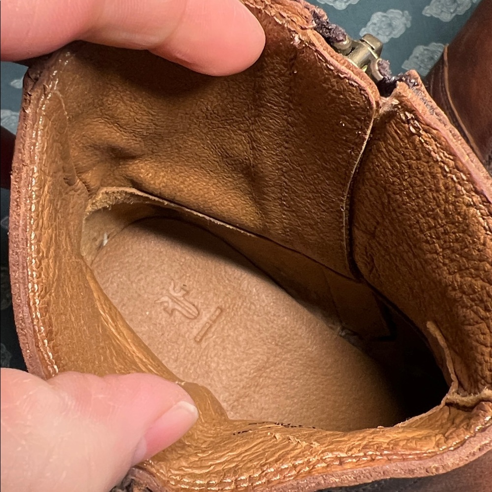 Frye Billy Leather inside zip cowboy style ankle boots - Picture 2 of 3